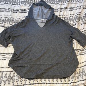 Tresics gray hooded half sleeve top